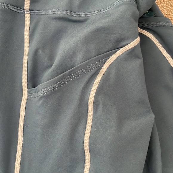 Free People Movement You’re a Peach Pocket Leggings -skyline blue - Picture 10 of 10